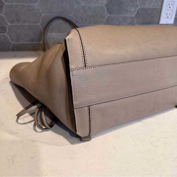 Chloe Smooth Calfskin Medium Milo Shopping Tote Motty Grey - Picture 8 of 16